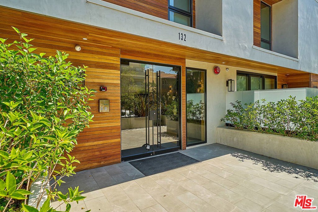 Condo in West Hollywood, California, United States 4 - 18003544