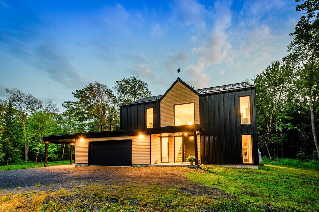 House in Magog, Quebec, Canada 3 - 16311328