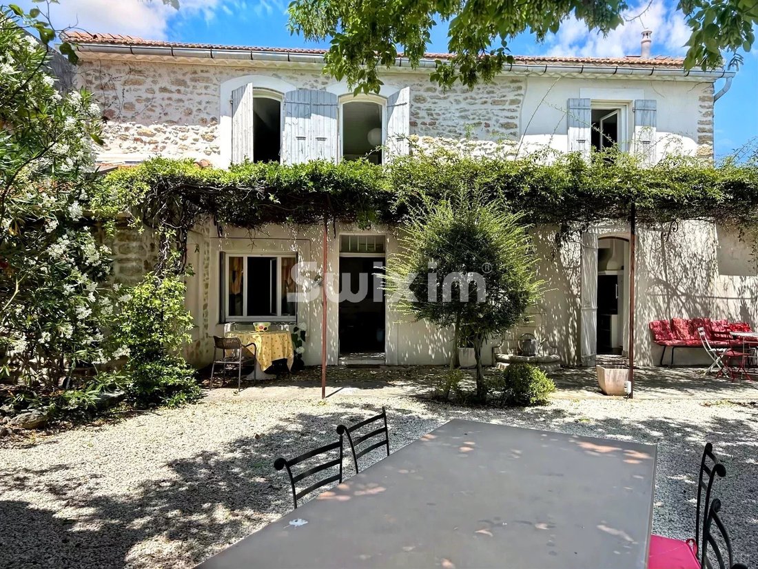 Country House in Sainte-Cécile-les-Vignes, Provence-Alpes-Côte d'Azur, France 1 - 18000744