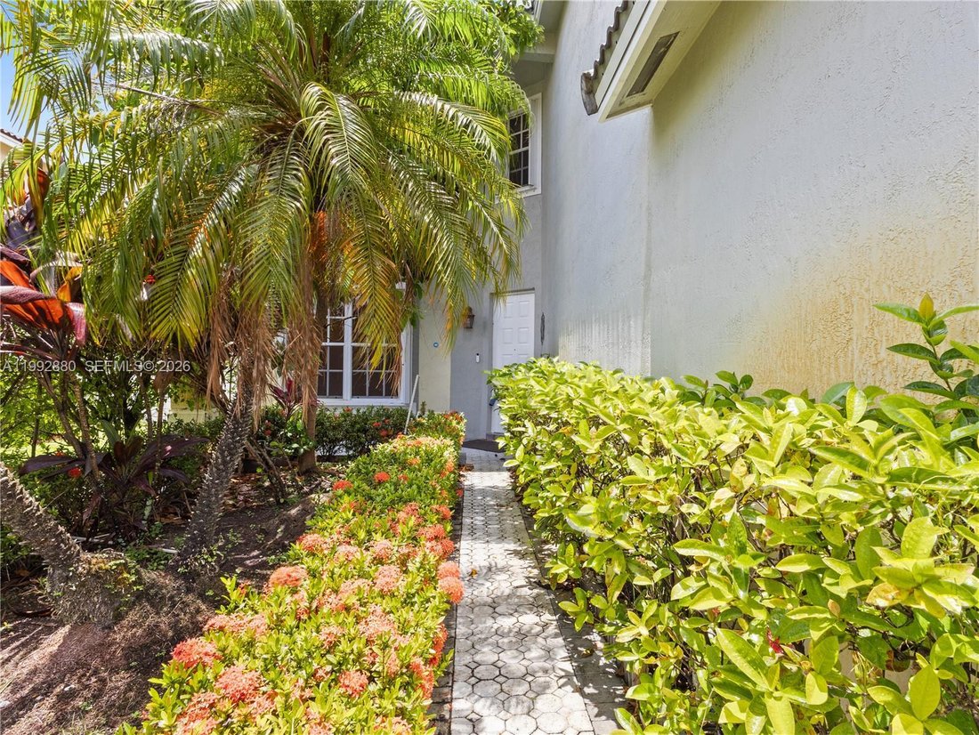 House in Pembroke Pines, Florida, United States 2 - 17536963