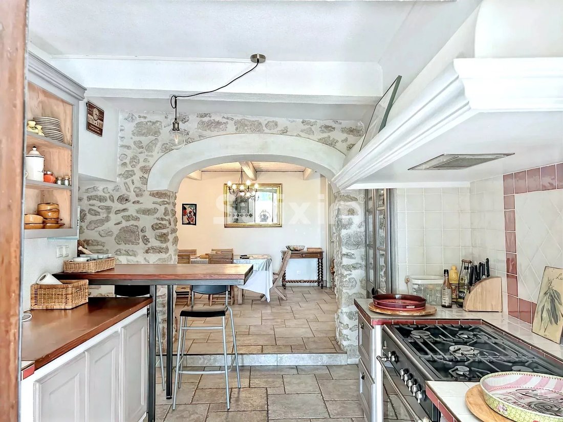 Country House in Sainte-Cécile-les-Vignes, Provence-Alpes-Côte d'Azur, France 3 - 18000744