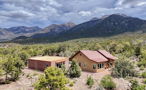 House in Crestone, Colorado, United States 1