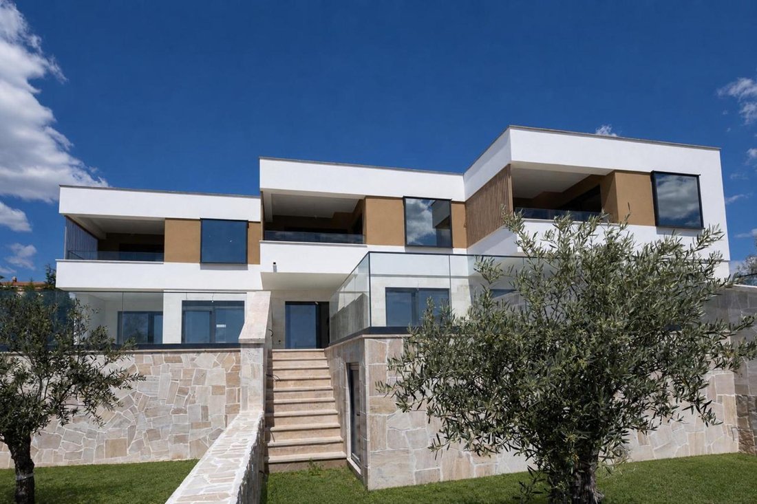 Villa in Primosten, Sibenik-Knin County, Croatia 2 - 13809092