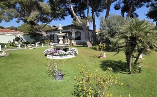 Chalet in Dehesa de Campoamor, Orihuela, Valencian Community 1