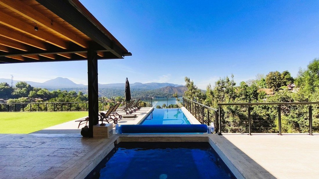 House in Valle de Bravo, State of Mexico, Mexico 2 - 18000902