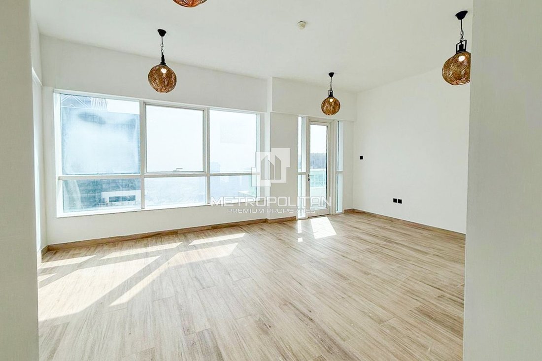 Apartment in JLT / Jumeirah Lakes Towers, Dubai, United Arab Emirates 2 - 18000910