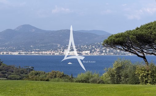 Castle in Zone Ouest Urbaine, Saint-Tropez, France 1