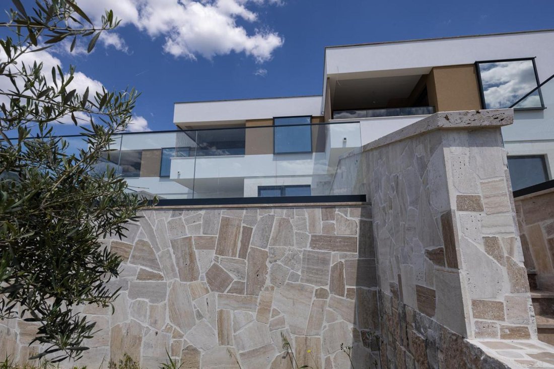 Villa in Primosten, Sibenik-Knin County, Croatia 3 - 13809092