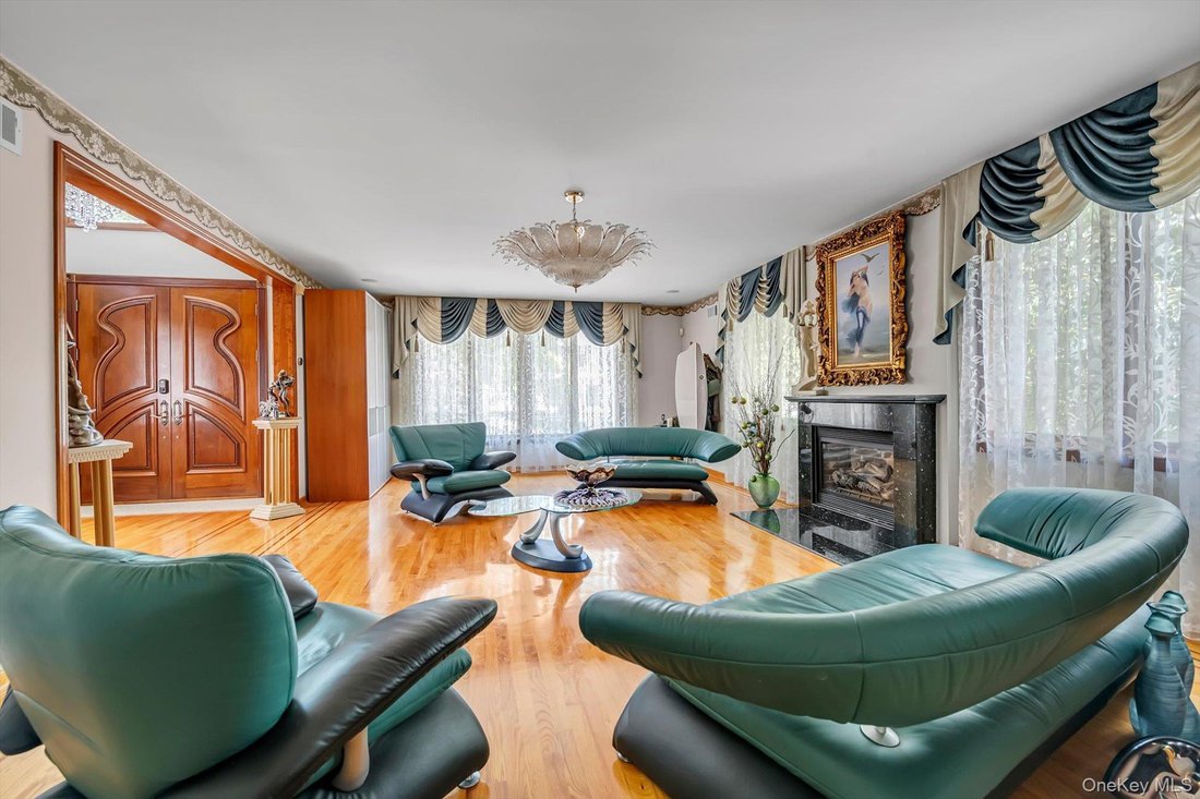 House in New York, New York, United States 4 - 18001976