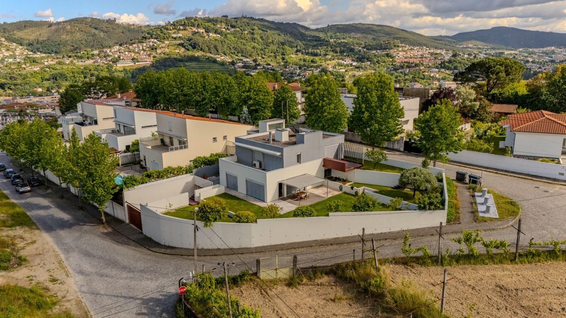 Villa in Gualtar, Braga, Portugal 1 - 18003397