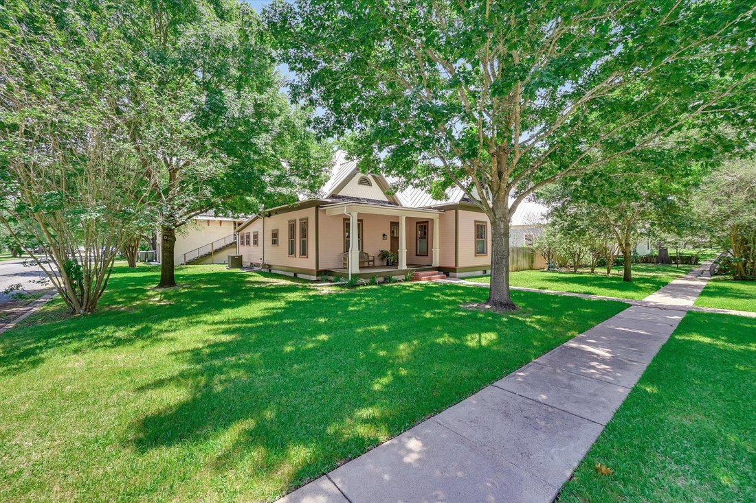 House in Smithville, Texas, United States 2 - 18001841