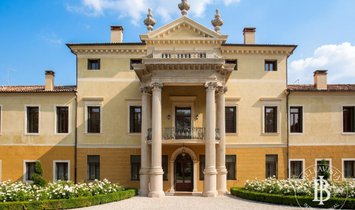 Villa a Bassano del Grappa, Veneto, Italia 1