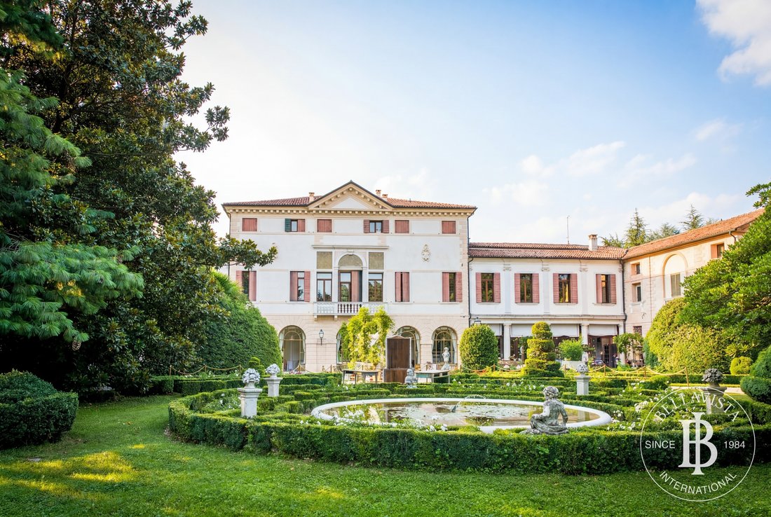 Villa in Bassano del Grappa, Veneto, Italy 3 - 17986040