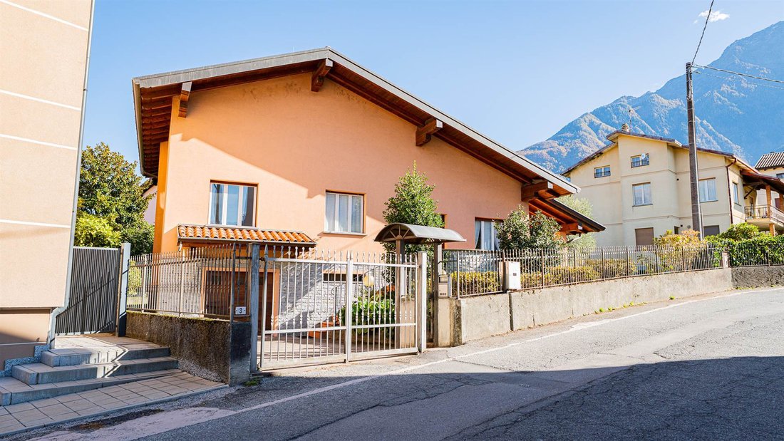 House in Colico Piano, Lombardy, Italy 2 - 18002238