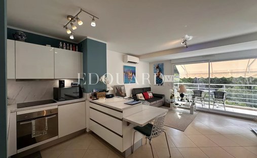 Apartment in Menton, Provence-Alpes-Côte d'Azur, France 1