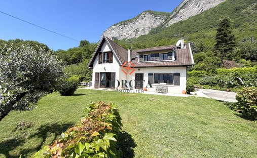 Casa a Lumbin, Auvergne-Rodano-Alpi, Francia 1