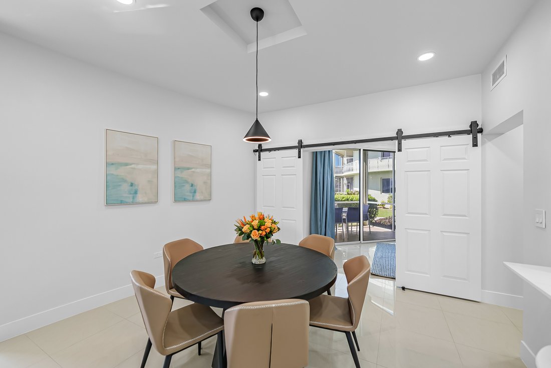 Condo in George Town, George Town, Cayman Islands 5 - 18001456