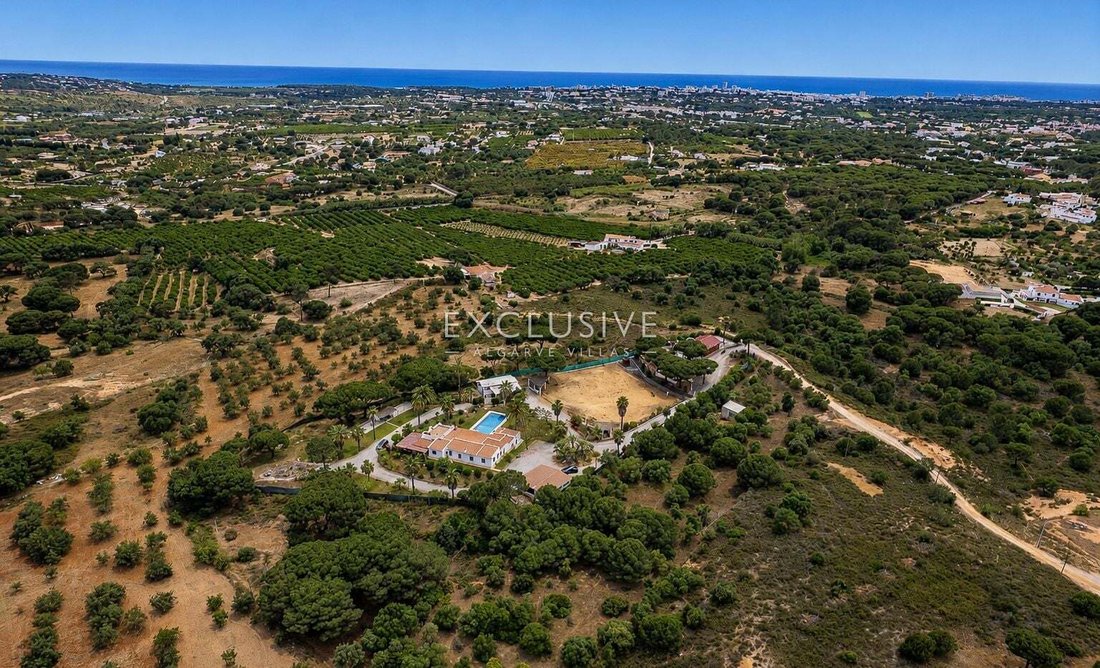 Villa in Quarteira, Algarve, Portugal 1 - 17930432