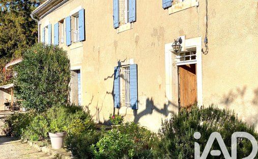 House in Velorgues-Petit Palais, L'Isle-sur-la-Sorgue, France 1