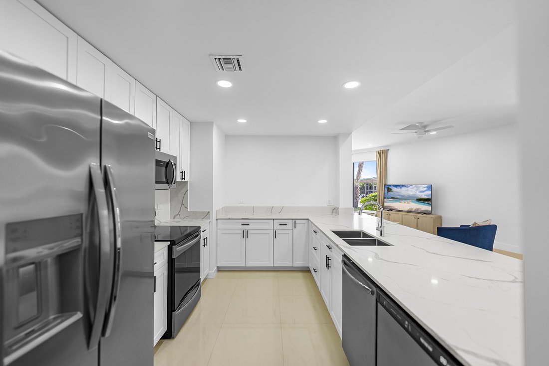Condo in George Town, George Town, Cayman Islands 4 - 18001456