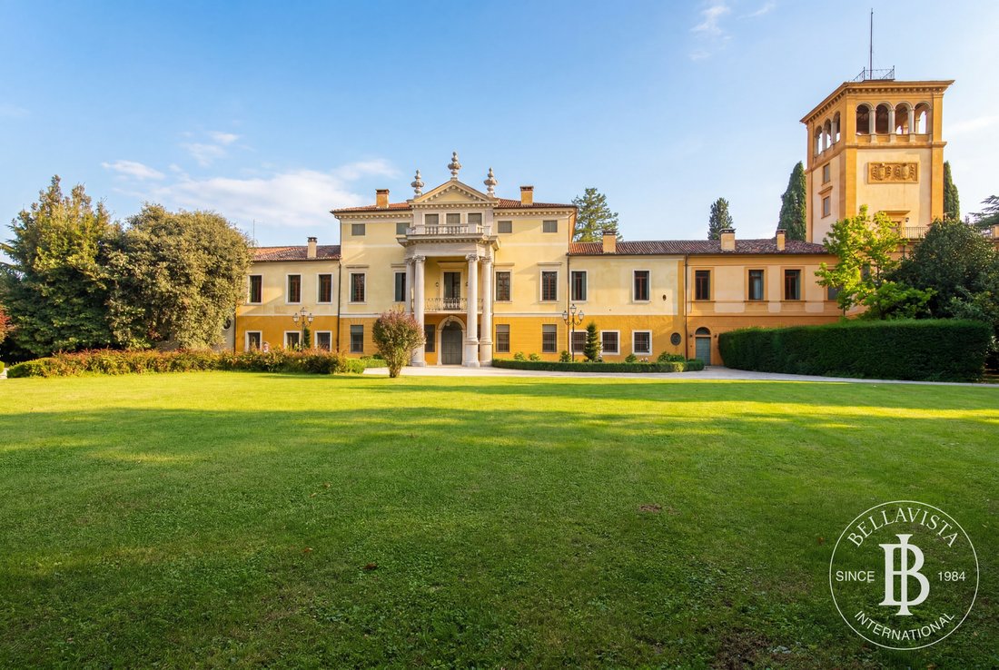 Villa in Bassano del Grappa, Veneto, Italy 4 - 17986040