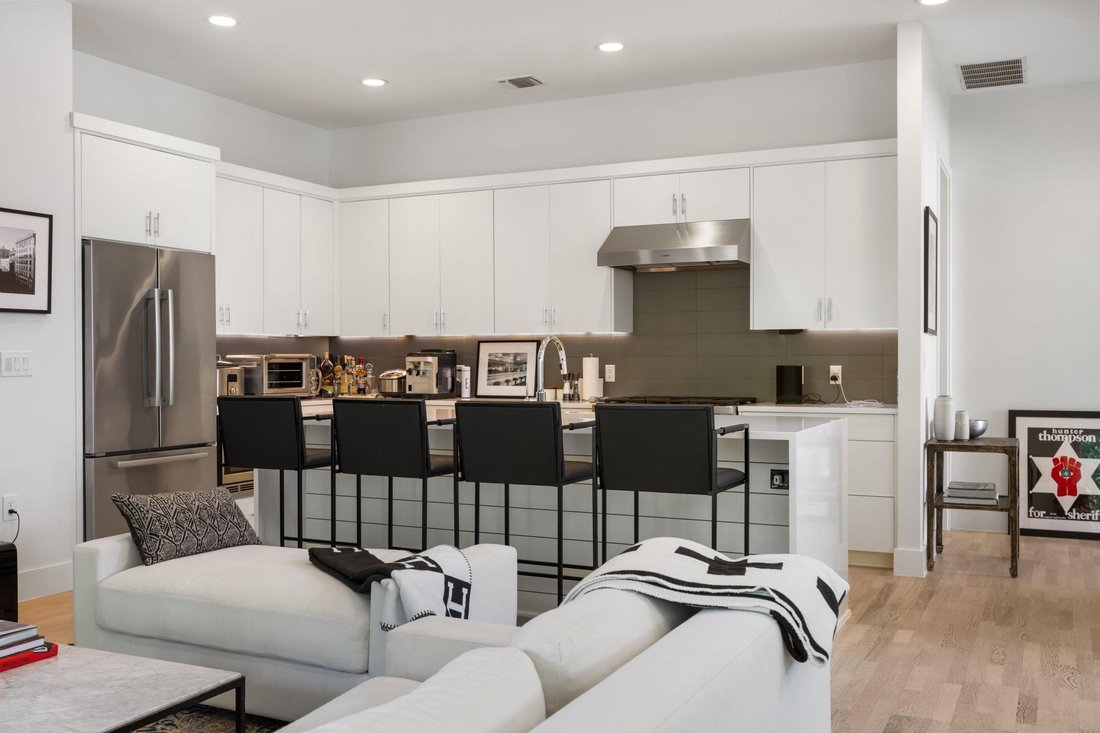 Condo in Austin, Texas, United States 5 - 18000759