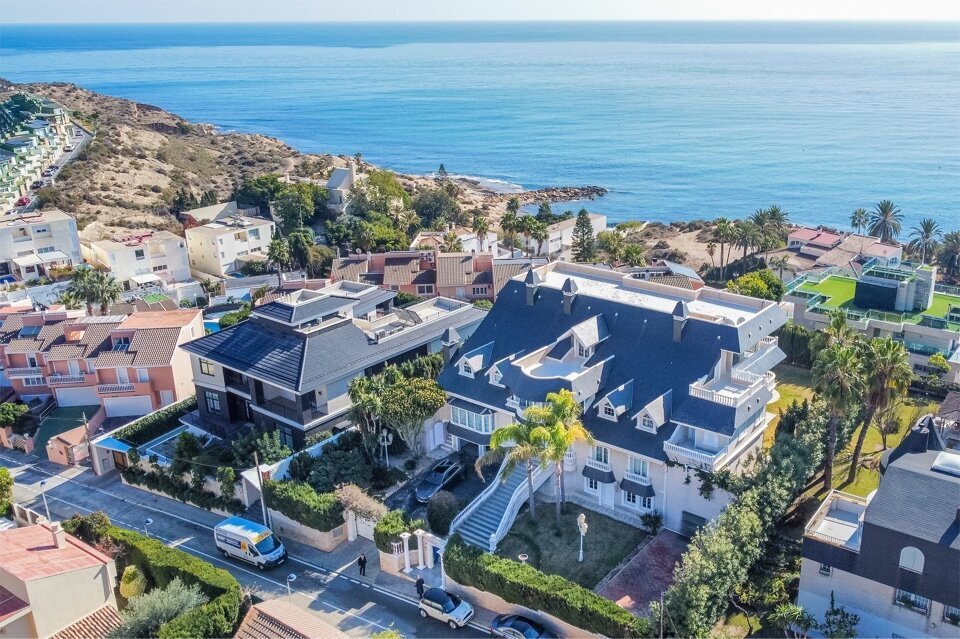 Villa in Alicante, Valencian Community, Spain 1 - 18003870