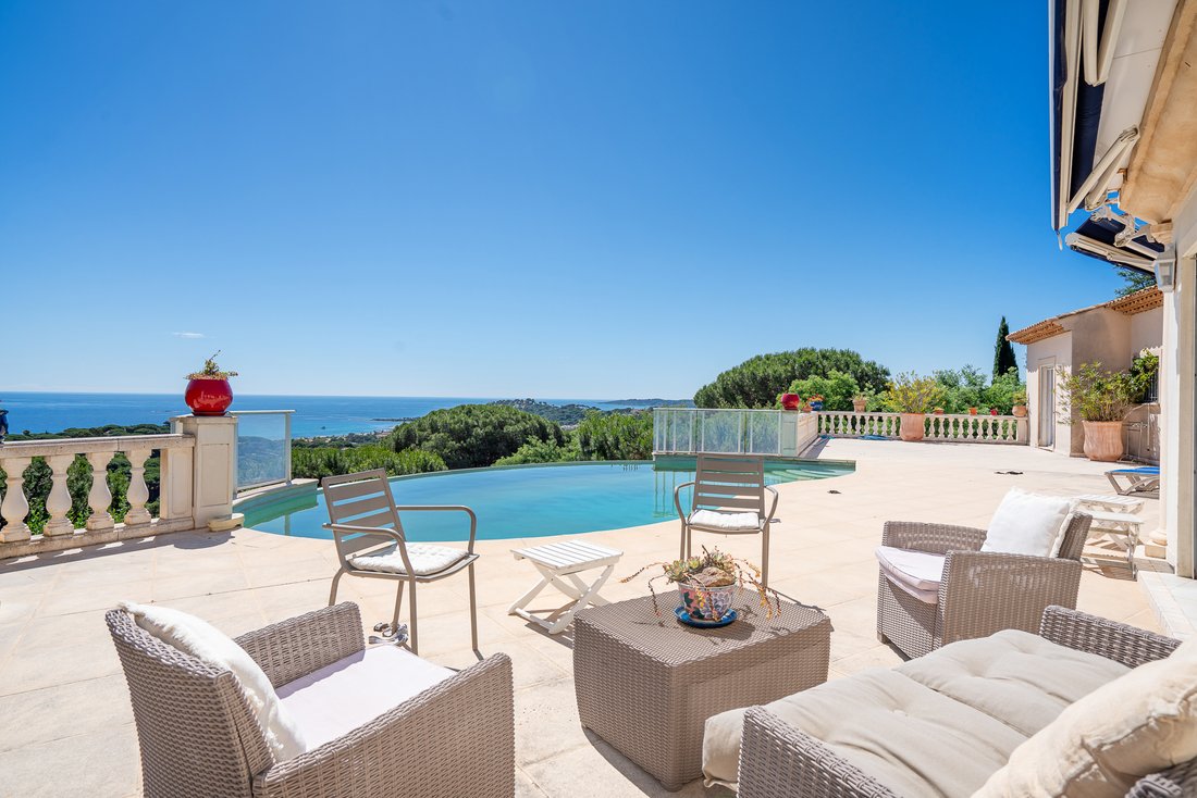 House in Nartelle-Noyer-Bellevue-bd des Sardinaux, Sainte-Maxime, France 1 - 15694681