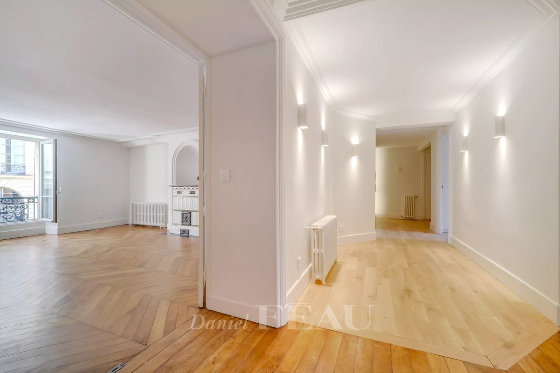 Apartment in Saint Louis, Versailles, France 4 - 17999412