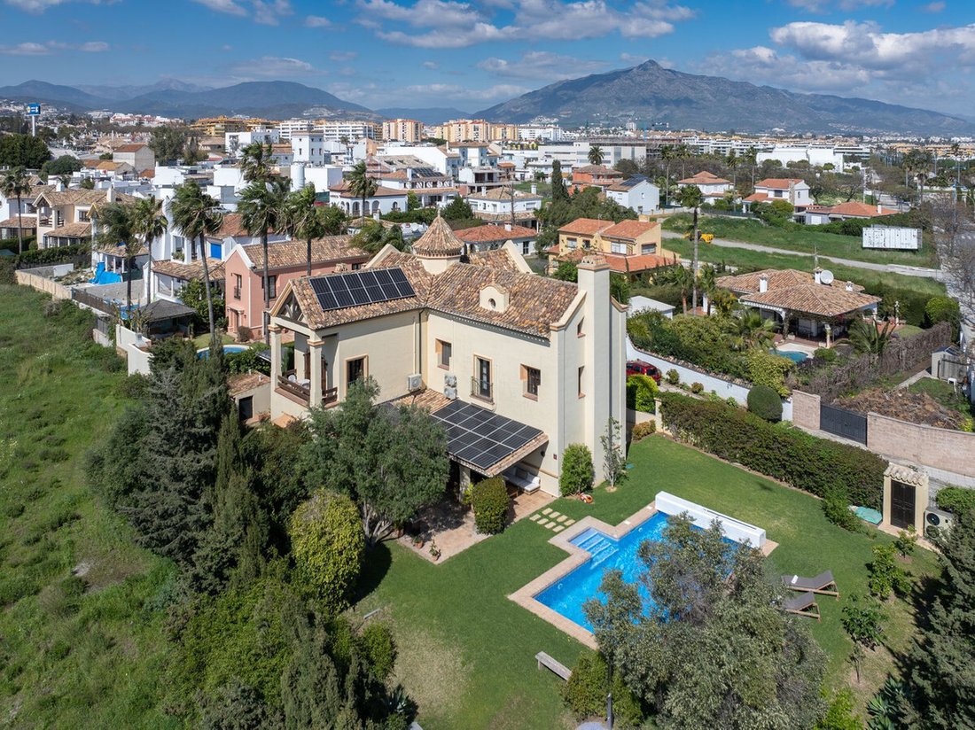 Villa in San Pedro de Alcantara, Andalusia, Spain 1 - 18003769