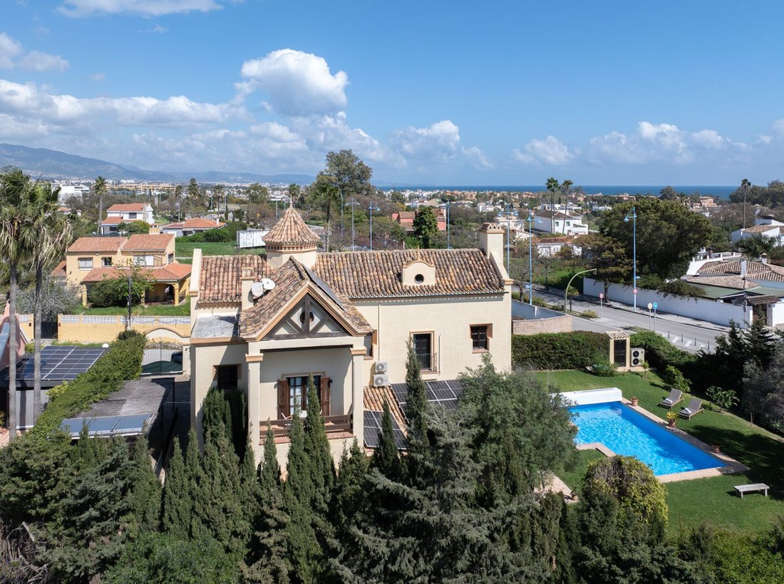 Villa in San Pedro de Alcantara, Andalusia, Spain 3 - 18003769