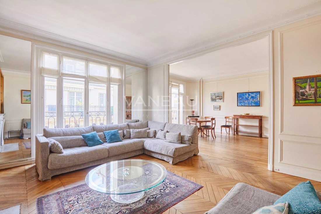 Apartment in Muette Nord, Paris 16e Arrondissement, Paris 2 - 18003873