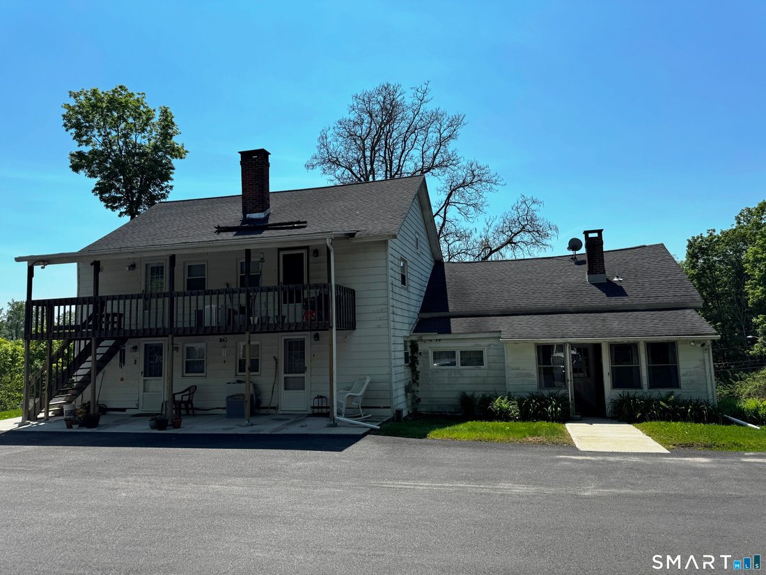 Winsted, Connecticut, United States 4 - 18003701