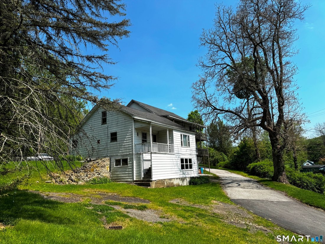 Winsted, Connecticut, United States 3 - 18003701