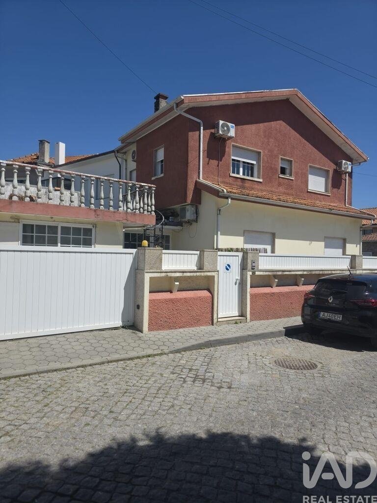 House in Mafamude e Vilar do Paraiso, Porto District, Portugal 1 - 18004041