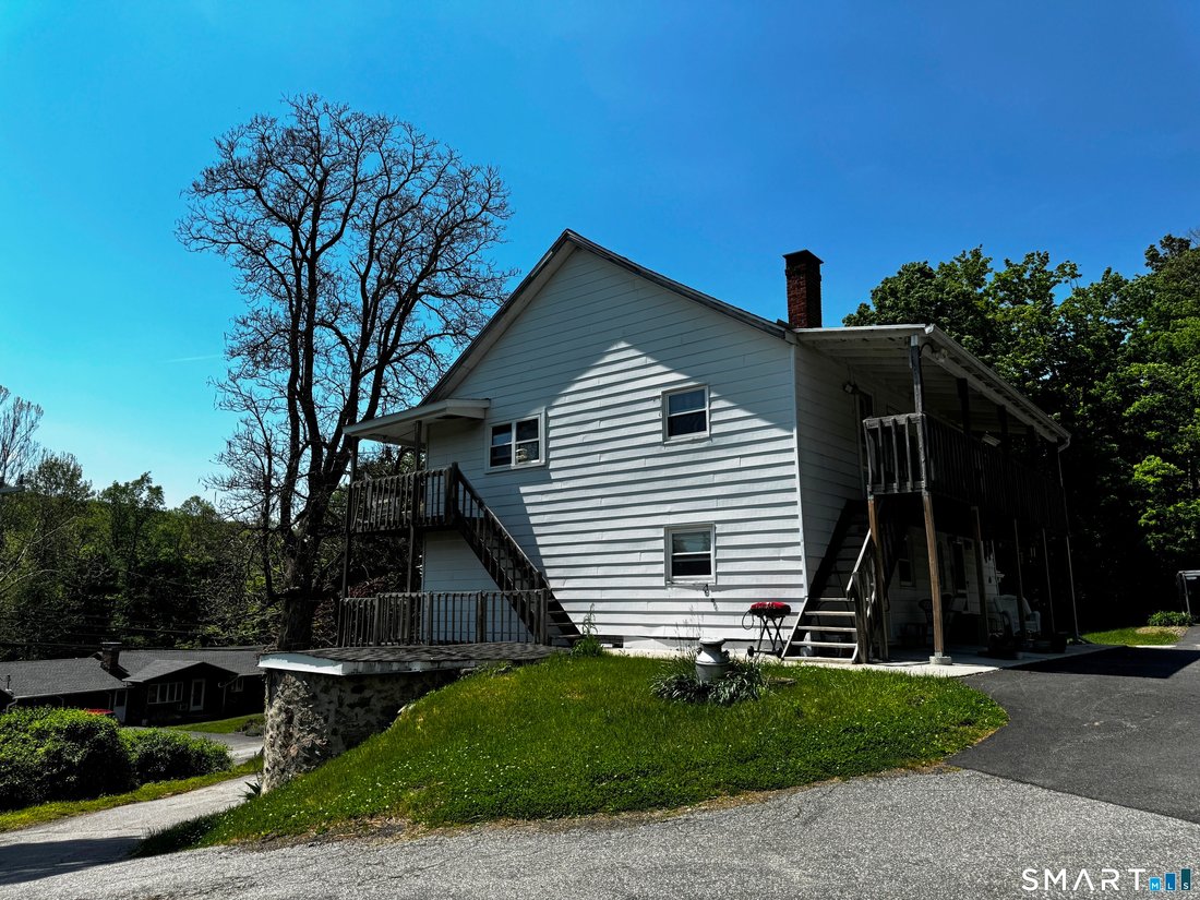 Winsted, Connecticut, United States 5 - 18003701
