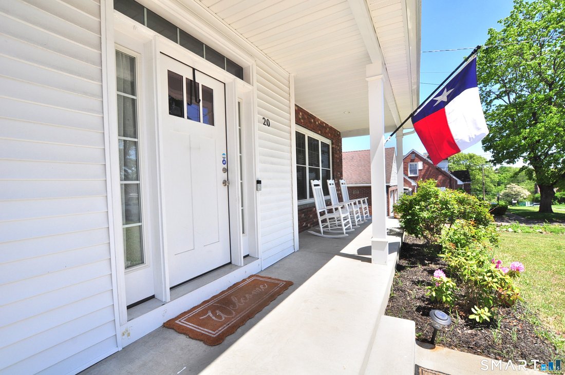 House in Windsor Locks, Connecticut, United States 3 - 18003708