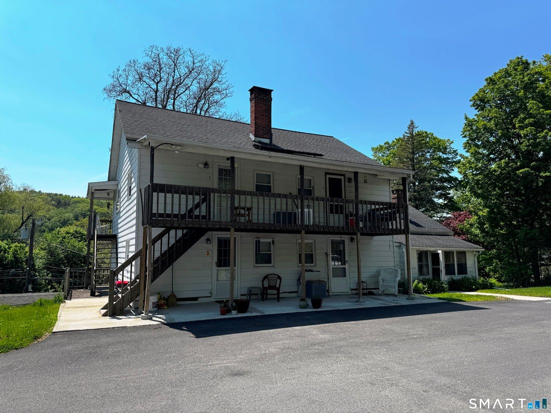 Winsted, Connecticut, United States 2 - 18003701