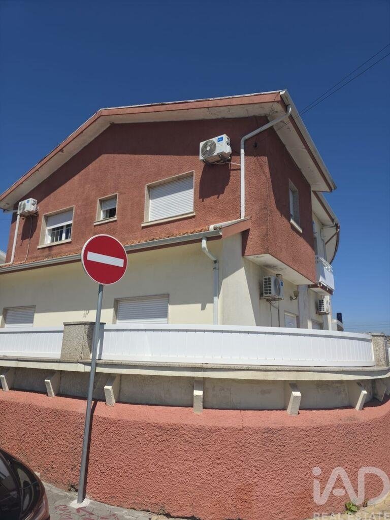House in Mafamude e Vilar do Paraiso, Porto District, Portugal 2 - 18004041
