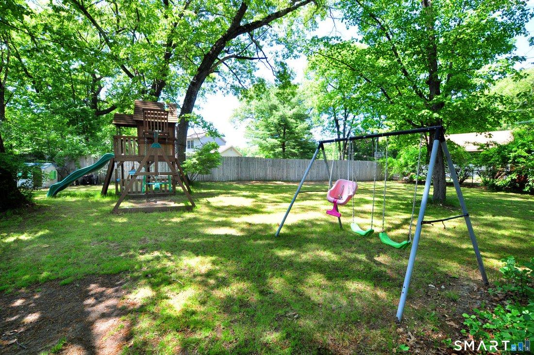 House in Windsor Locks, Connecticut, United States 5 - 18003708