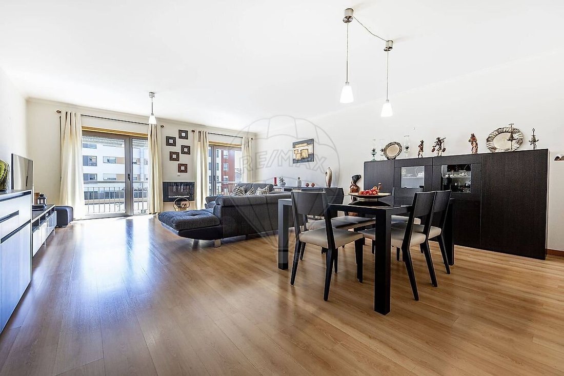 Apartment in Carnaxide e Queijas, Lisbon, Portugal 3 - 18003722