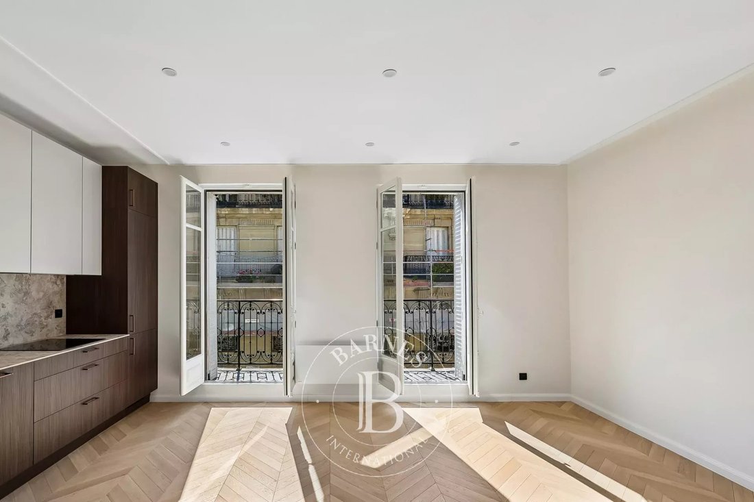Apartment in Odéon, Paris 6e Arrondissement, Paris 1 - 18003914