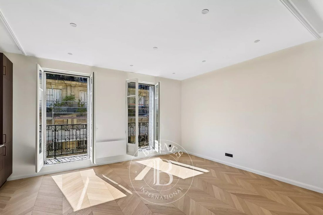 Apartment in Odéon, Paris 6e Arrondissement, Paris 3 - 18003914