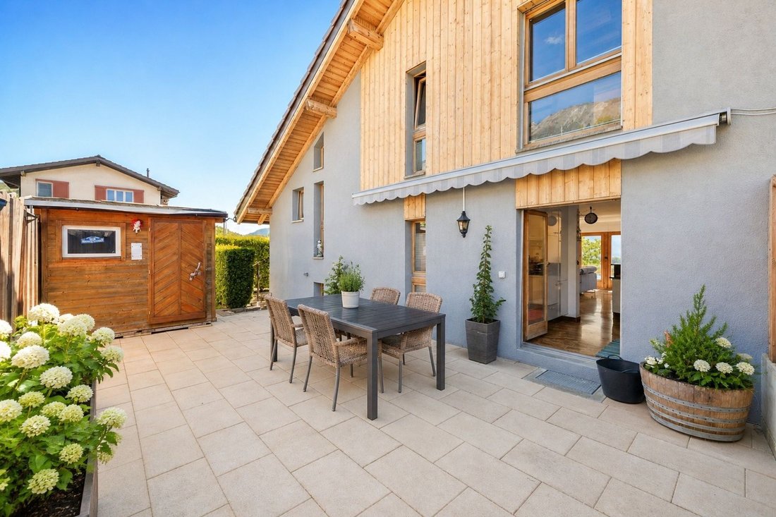 Charming Villa With Independent Studio.