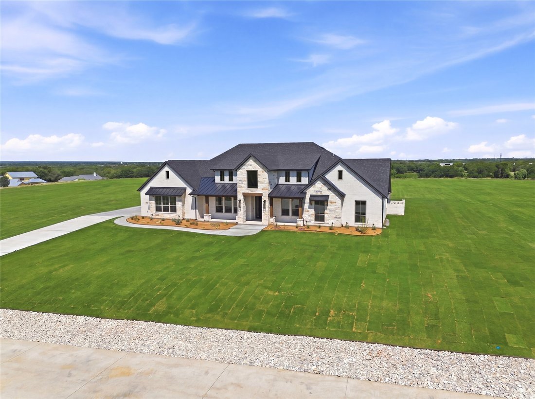House in Granbury, Texas, United States 2 - 18004085