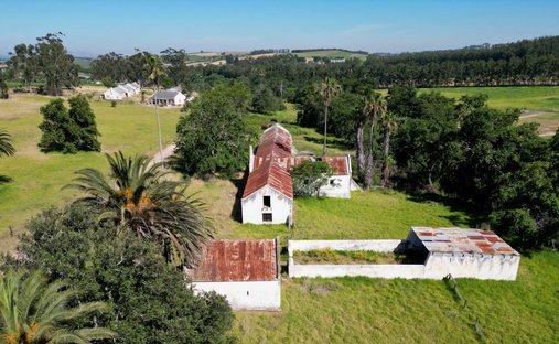 Farm Ranch in Stellenbosch, Western Cape, South Africa 1