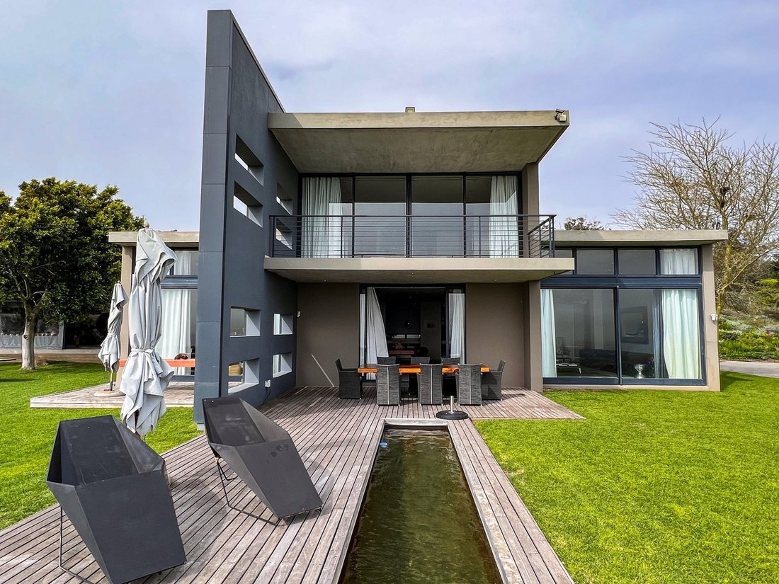 Farm Ranch in Amandelrug, Cape Town, South Africa 1 - 18004199