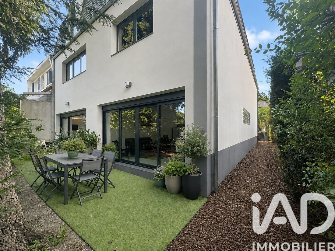 Champigny-sur-Marne, Ile-de-France, France 1 - 18005681