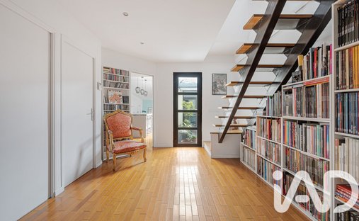 House in Centre-Voltaire, Asnières-sur-Seine, France 1