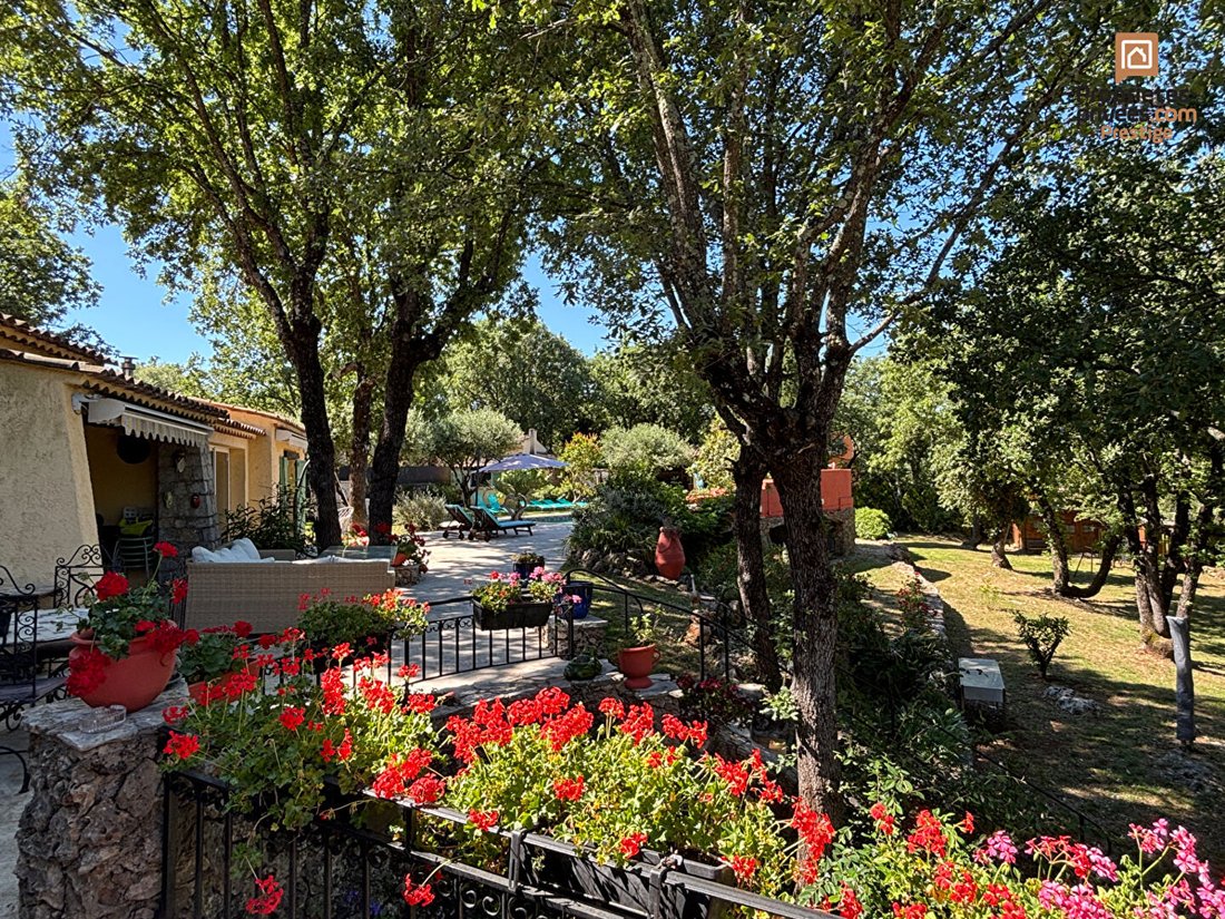 Villa in Saint-Paul-en-Forêt, Provence-Alpes-Côte d'Azur, France 1 - 18004068